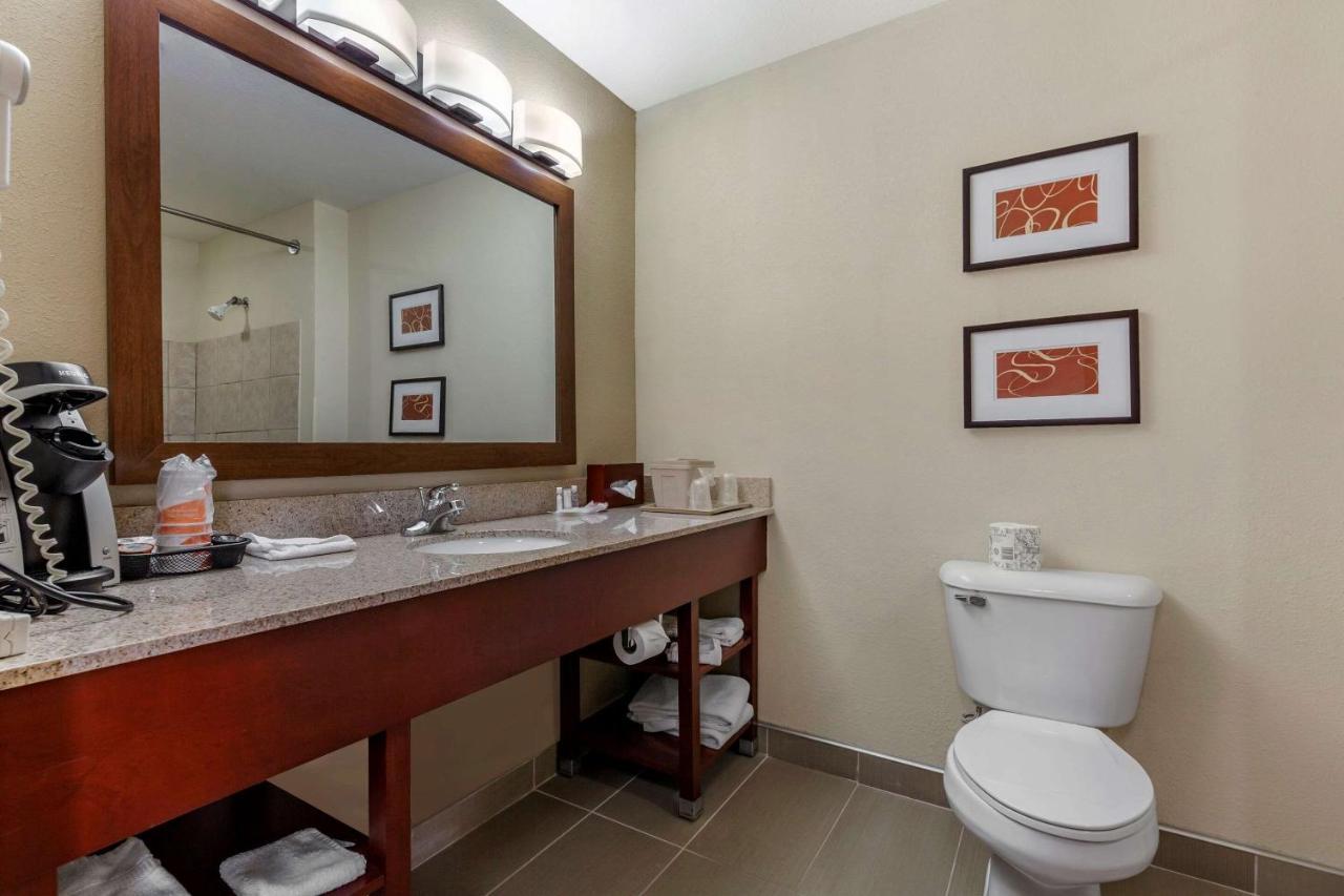 Comfort Suites Delavan - Lake Geneva Area Ngoại thất bức ảnh