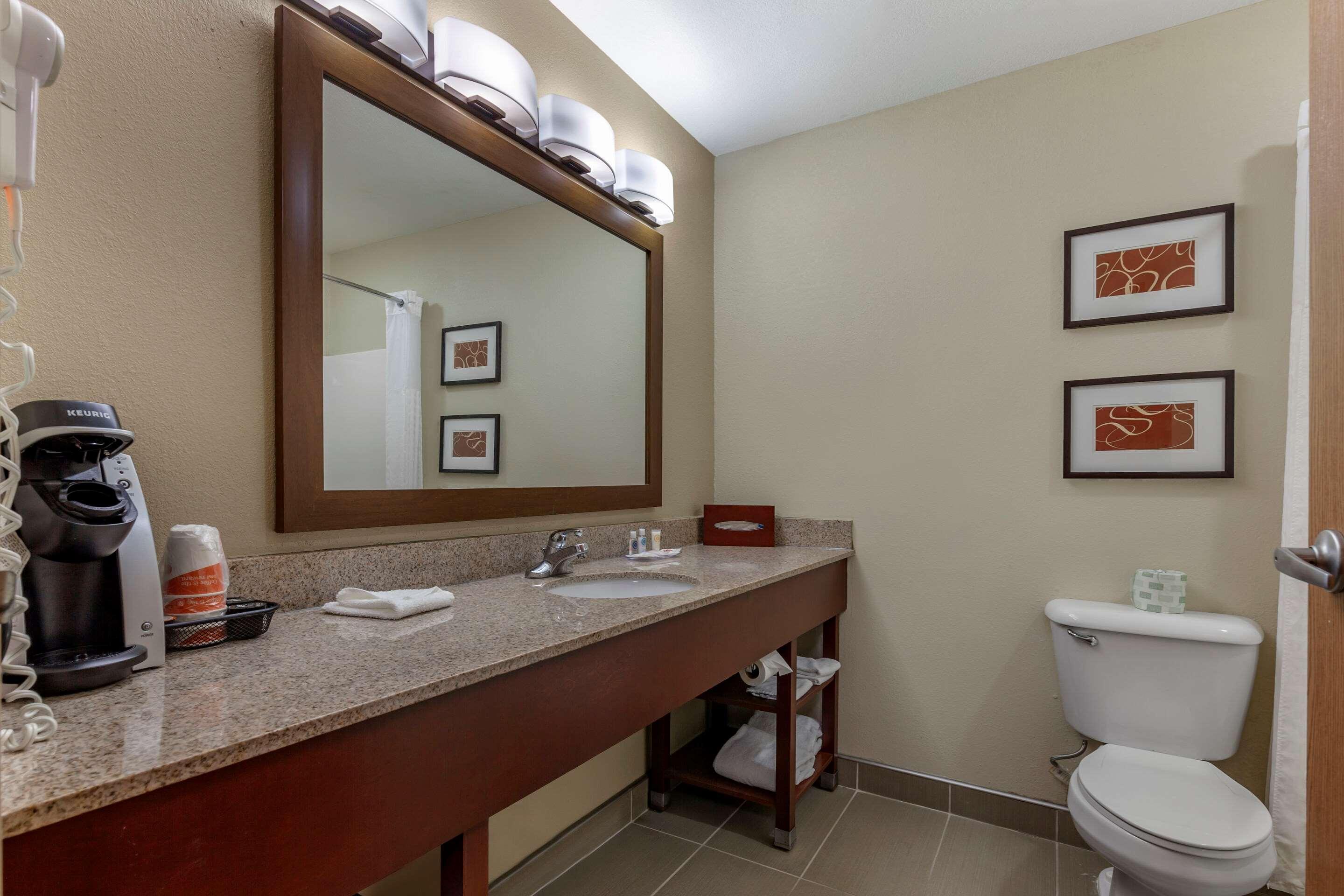 Comfort Suites Delavan - Lake Geneva Area Ngoại thất bức ảnh