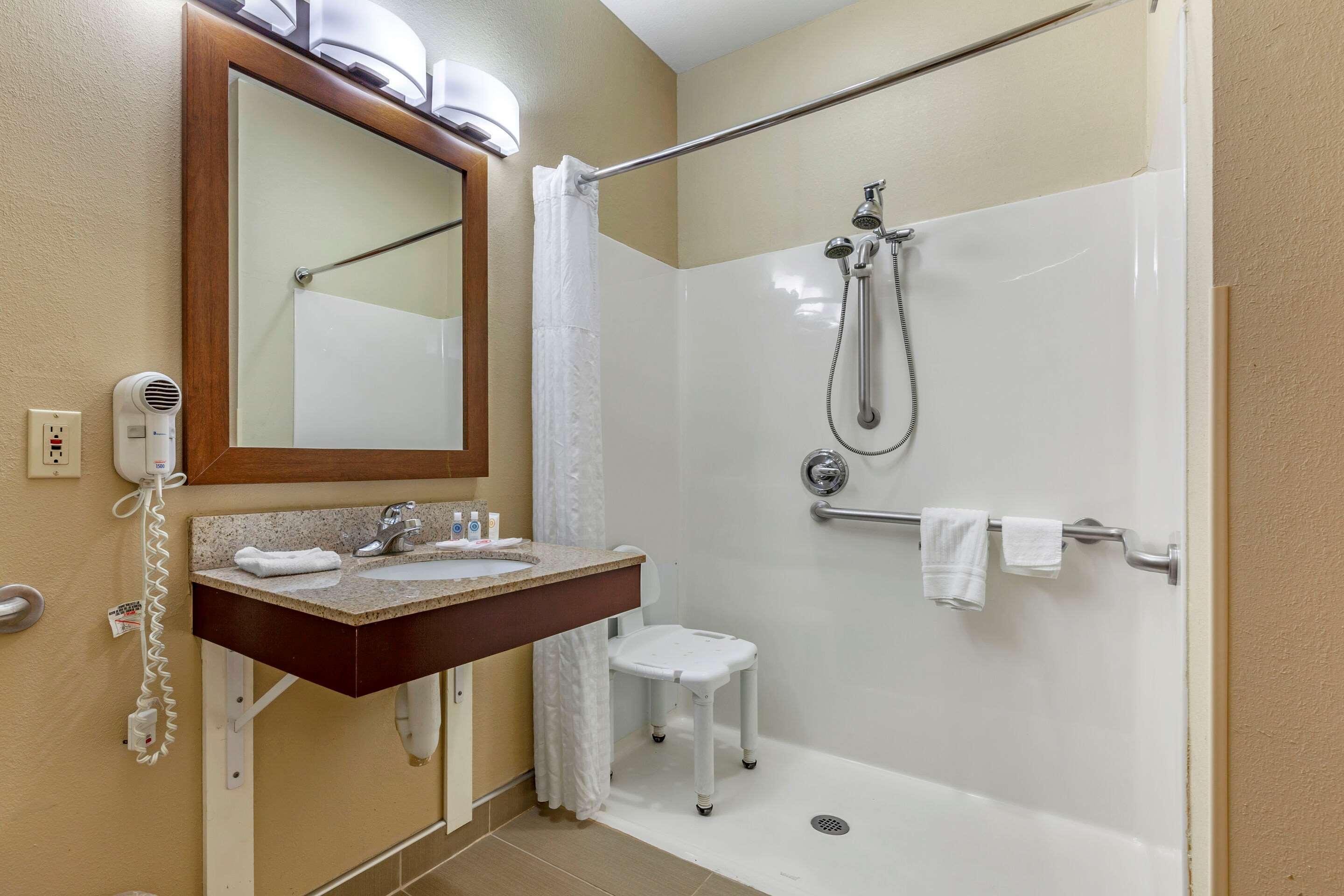 Comfort Suites Delavan - Lake Geneva Area Ngoại thất bức ảnh
