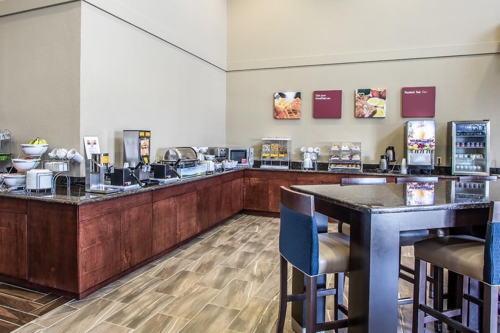 Comfort Suites Delavan - Lake Geneva Area Ngoại thất bức ảnh