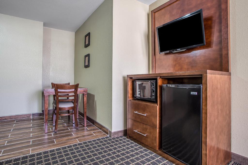 Comfort Suites Delavan - Lake Geneva Area Ngoại thất bức ảnh