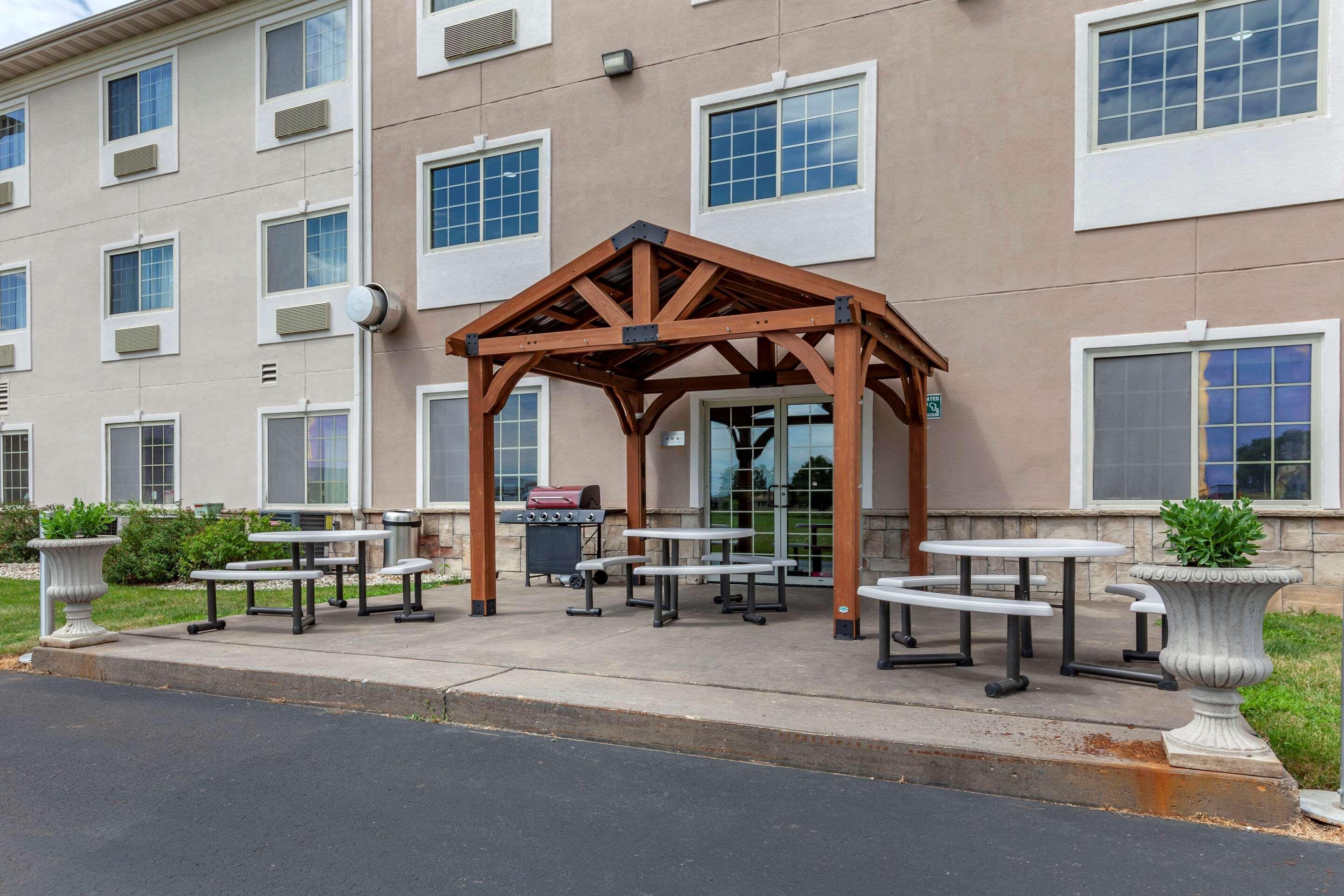 Comfort Suites Delavan - Lake Geneva Area Ngoại thất bức ảnh