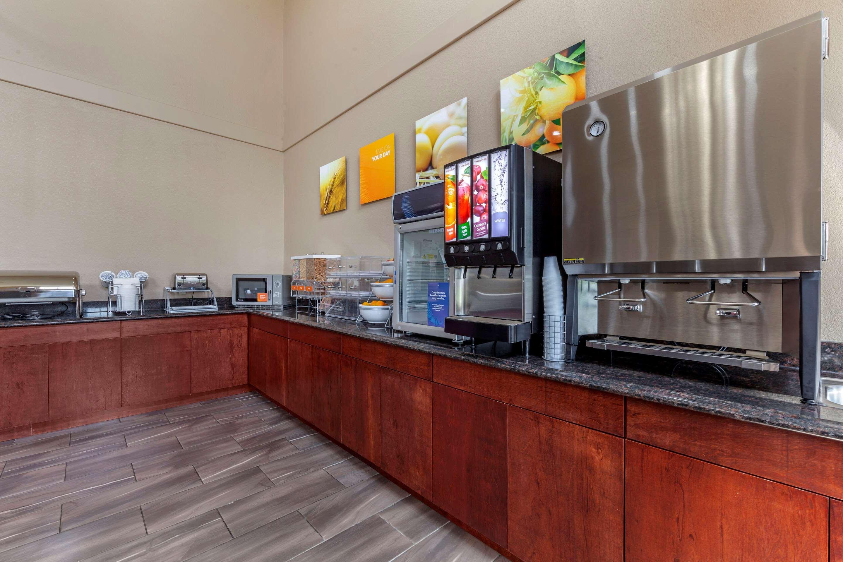 Comfort Suites Delavan - Lake Geneva Area Ngoại thất bức ảnh